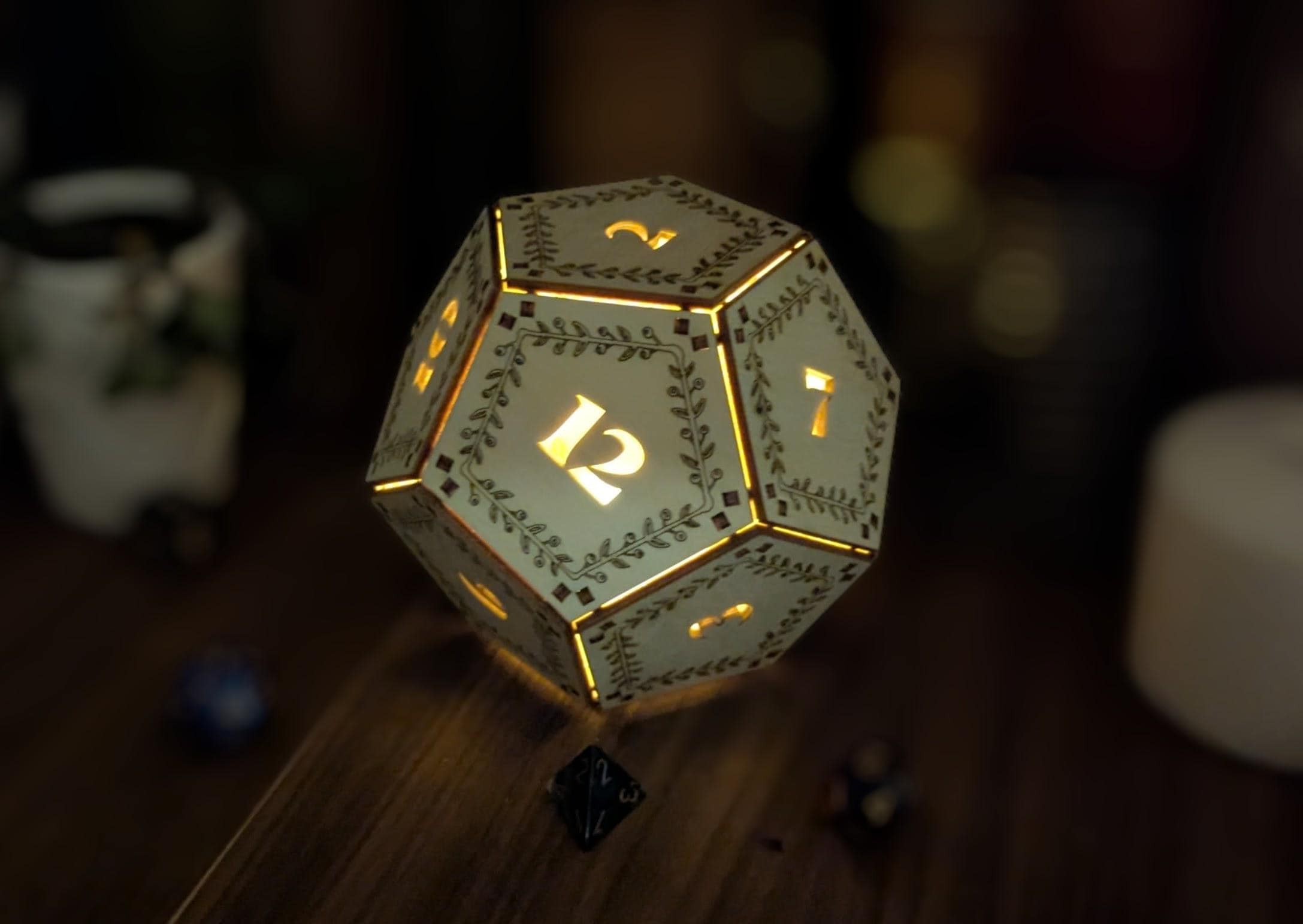 DnD Dice Light: D20 D12 D10 D8 D6 D4, Dungeons and Dragons Decor