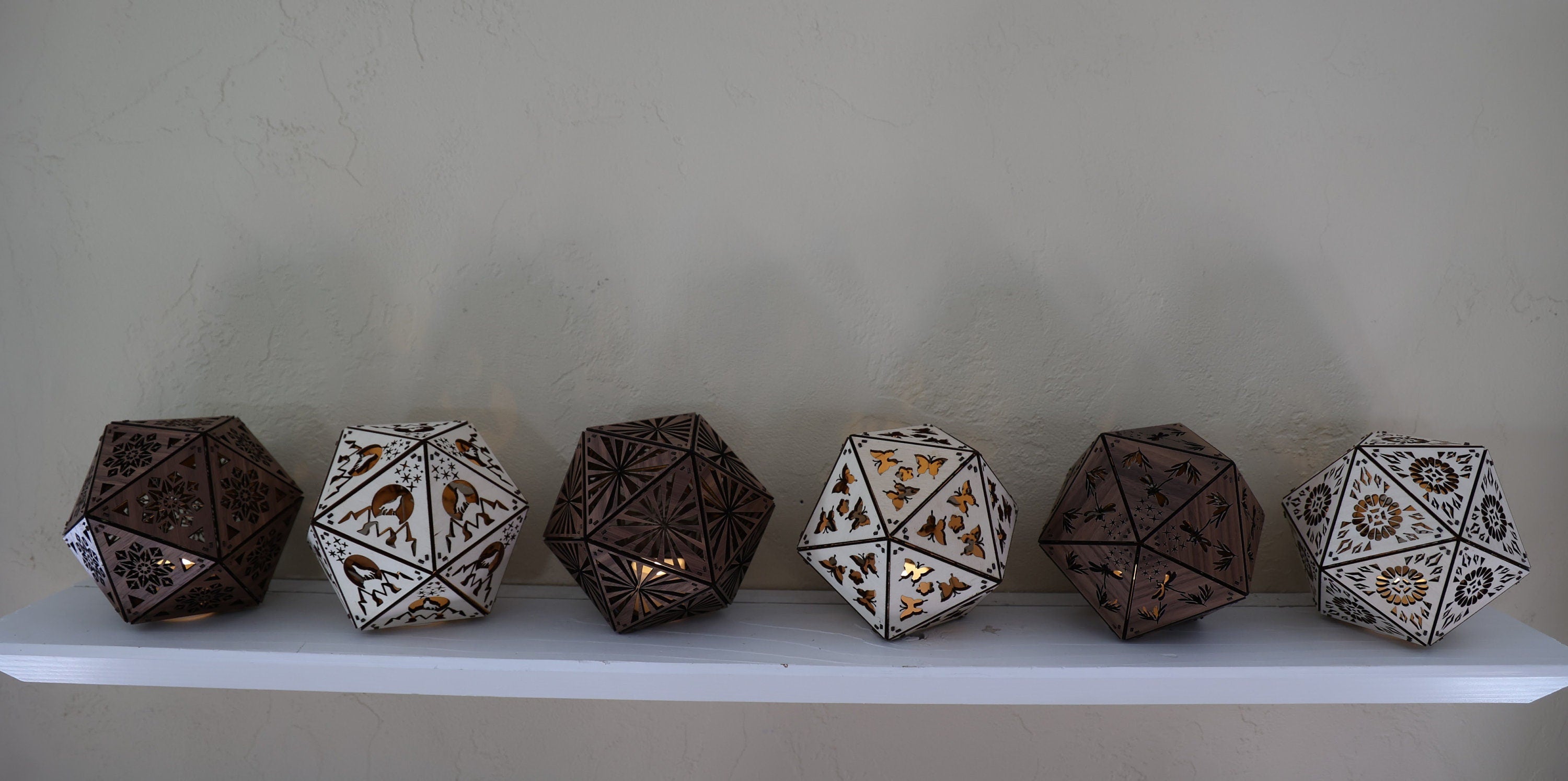 Howling Wolf Shadow Lamp: Geometric Wooden Lantern, Mountain Decor