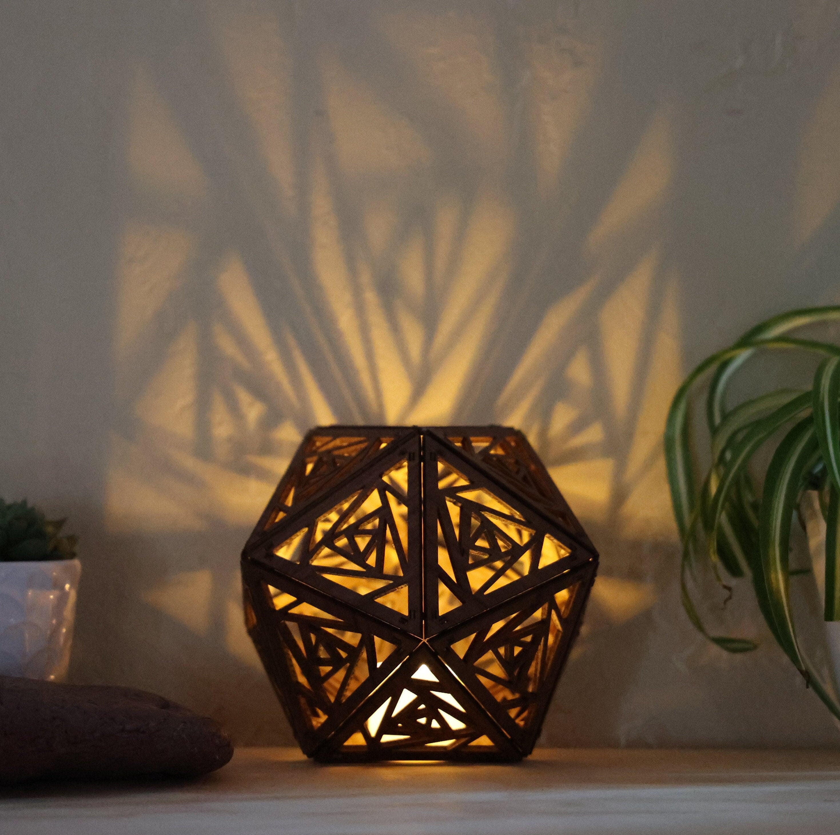 Geometric Rose Shadow Lamp: D20 Wood Night Light