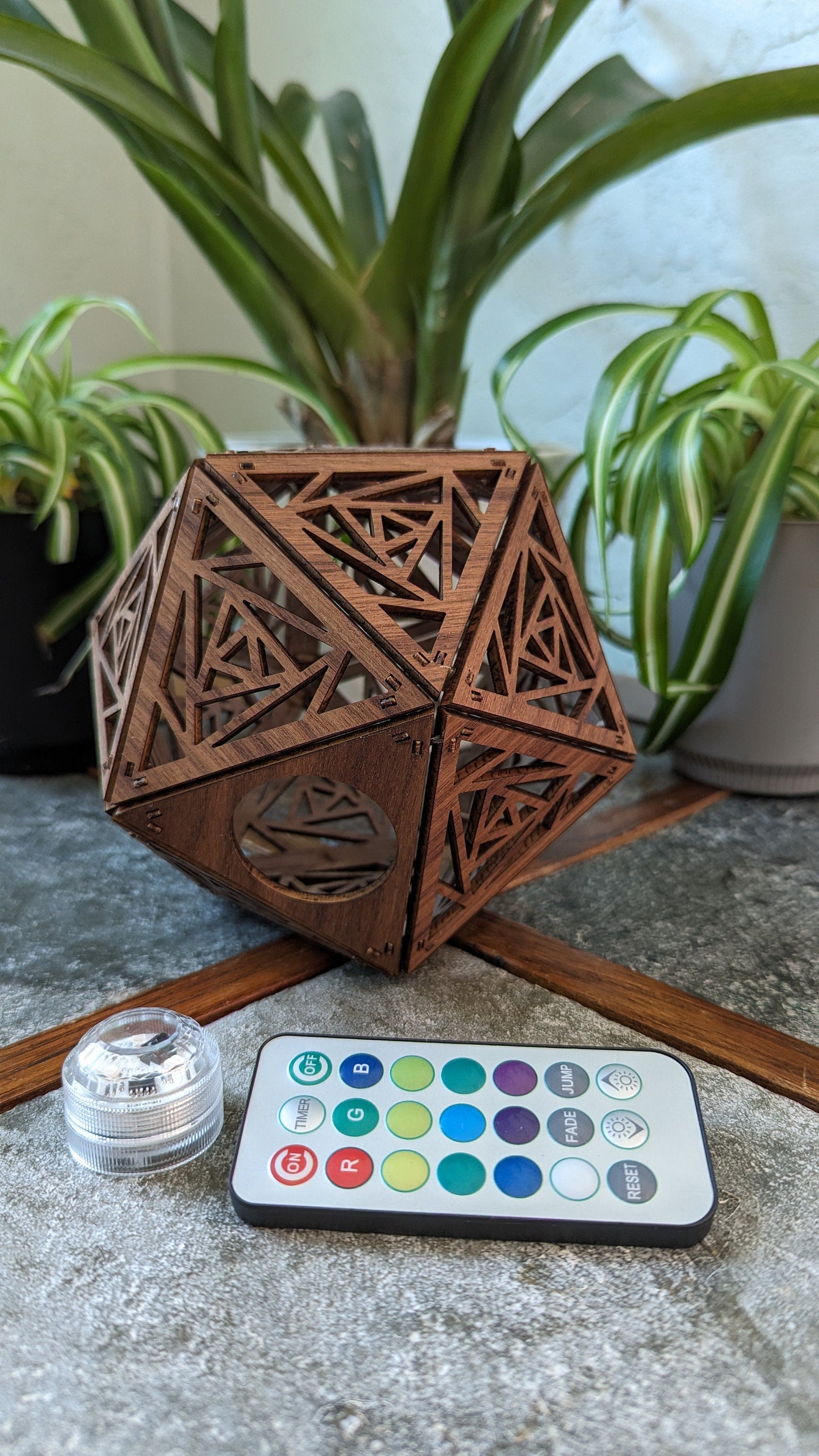 Geometric Rose Shadow Lamp: D20 Wood Night Light