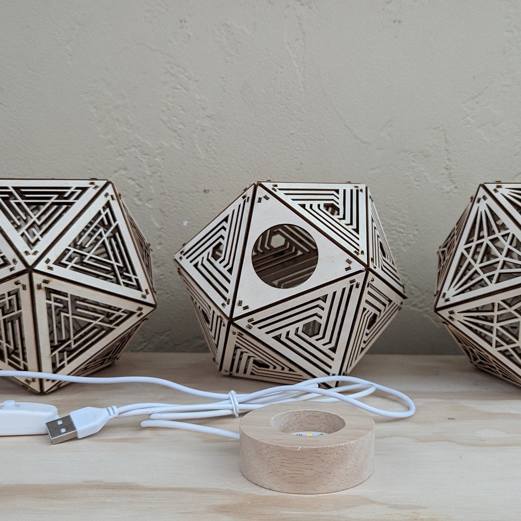 Geometric Shadow Lamp: Modern D20 Wooden Night Light - Five Penny Piece