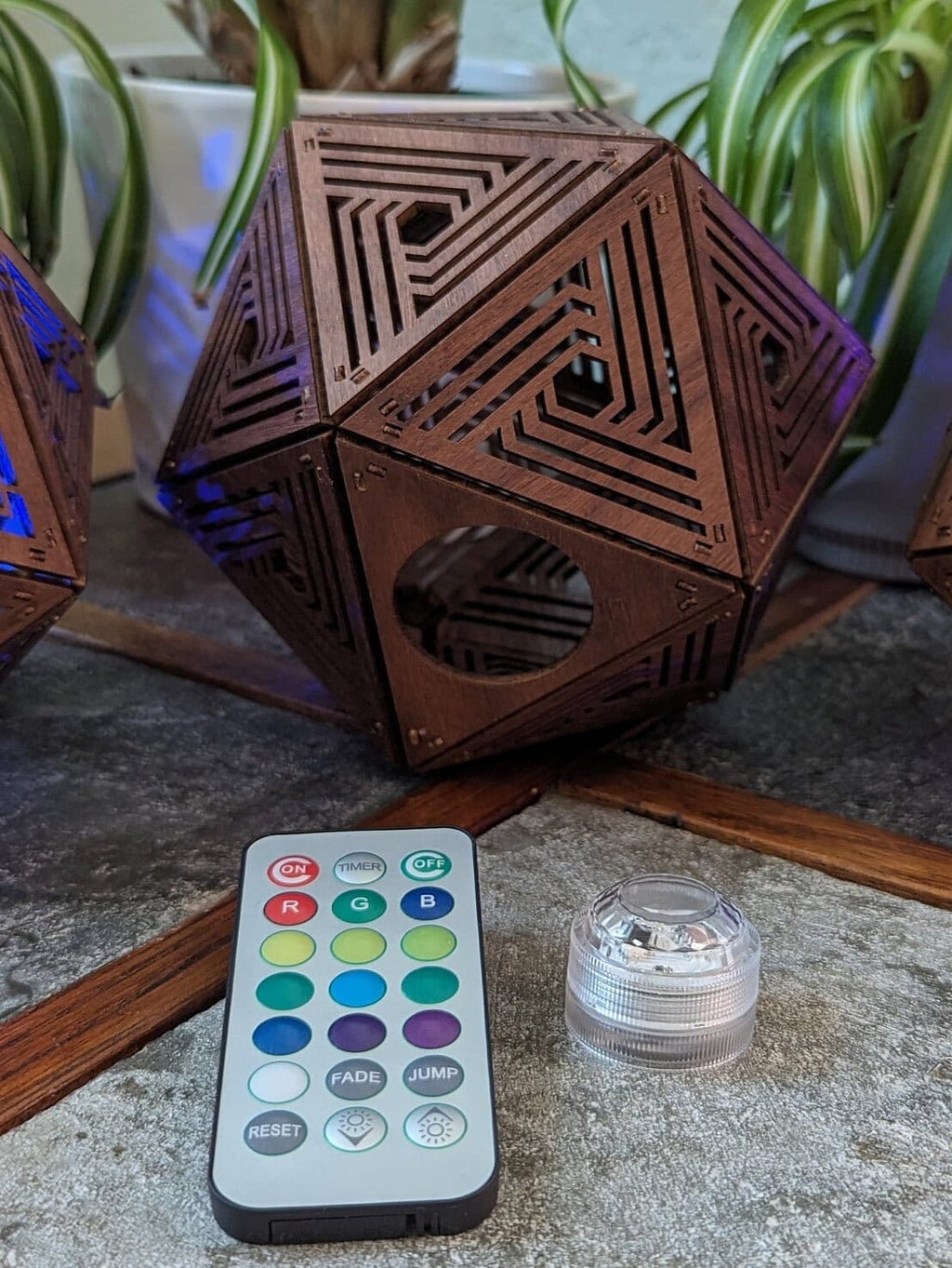 Geometric Shadow Lamp: Modern D20 Wooden Night Light - Five Penny Piece