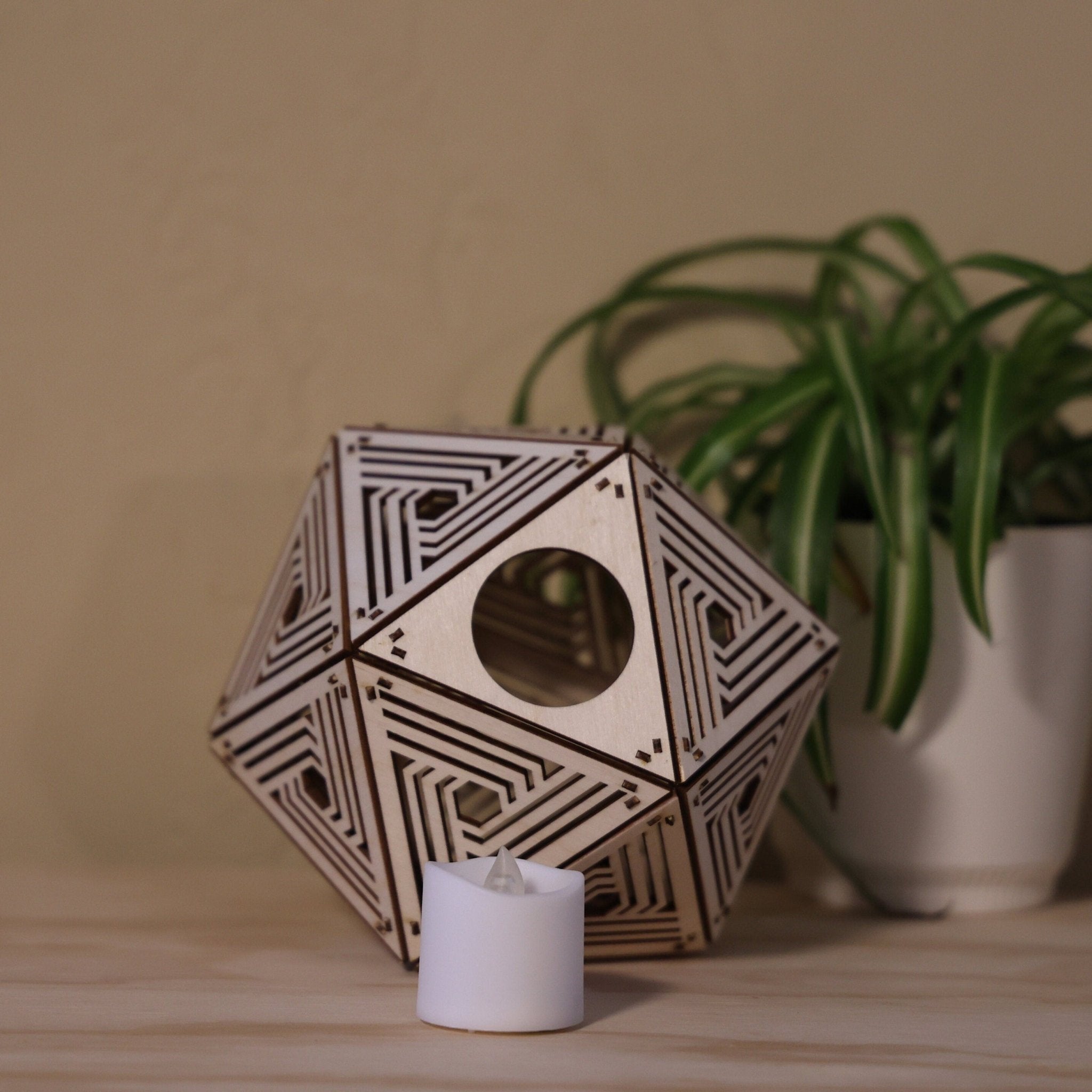 Geometric Shadow Lamp: Modern D20 Wooden Night Light - Five Penny Piece